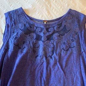 Free People, lace sleeveless top. Like new. Size Medium.